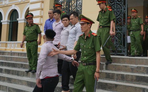 Người cha mất mạng khi đụng băng cướp giả danh tài xế Grab
