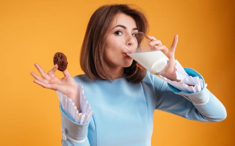 Uống sữa: Bạn sẽ đạt được những lợi ích và đối mặt tác hại gì?