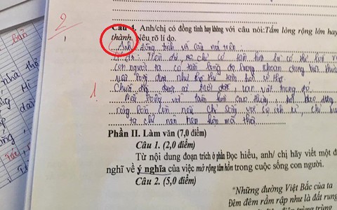 Cả gan xưng "anh" trong bài kiểm tra, cậu học sinh bị cô nhắc vẫn chống chế với lý do "nghe vô lý nhưng lại rất thuyết phục"