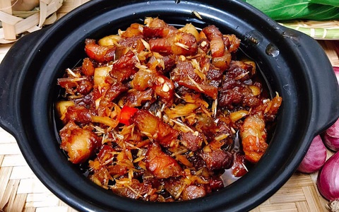 Ngày lạnh ăn ngay thịt kho ruốc sả đảm bảo ngon cơm số 1!