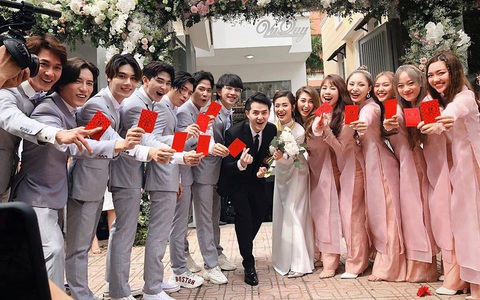 Hé lộ dàn phù dâu - phù rể bê tráp trong lễ rước dâu Đông Nhi - Ông Cao Thắng: Toàn trai xinh gái đẹp, có mối quan hệ đặc biệt với cô dâu chú rể