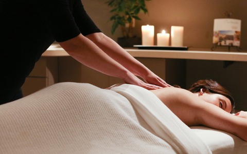 Sau khi đi massage châm cứu, cô gái 24 tuổi nhập viện và phát hiện phổi trái đã bị co lại 30%