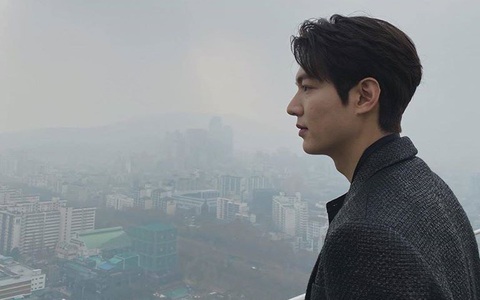 Lee Min Ho lại khiến dân tình "khóc lên khóc xuống" vì khí chất tổng tài và nhan sắc xuất thần với loạt ảnh trên tầng thượng