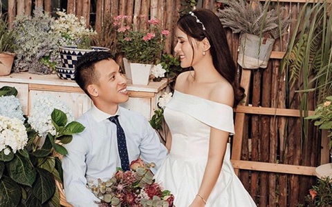 "Người hùng" hôm nay: Đỗ Hùng Dũng trên sân cỏ "ngầu" là thế nhưng lại công khai chia sẻ bí kíp tán gái "mặt dày" đáng yêu quá thể như này đây! 