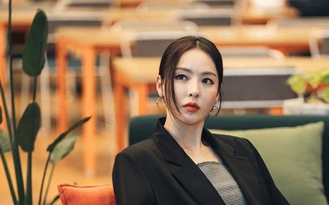 Choáng váng vì phát hiện chồng ngoại tình với người đàn bà hơn chục tuổi, cô vợ ly hôn nhanh chóng và cái kết bất ngờ