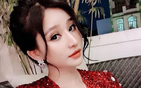 5 năm sau cuộc hôn nhân chóng vánh, chung sống 10 ngày rồi chia tay, vợ cũ Hồ Quang Hiếu ngày càng xinh đẹp, vi vu du lịch khắp nơi