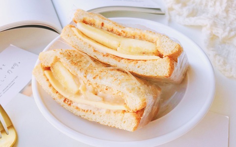 Có nhiều chuối chín, bạn hãy làm ngay món bánh kẹp chuối siêu ngon này nhé!