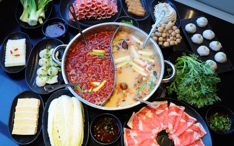 Ăn lẩu mùa đông tuyệt ngon nhưng không phải ai ăn cũng tốt cho sức khỏe, nhất là những nhóm người này