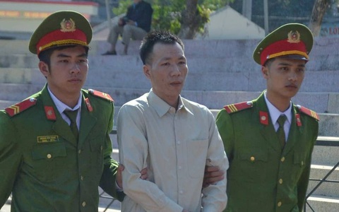 Ai là người chăm sóc cho nữ sinh Duyên những ngày bị bắt cóc và vệ sinh cơ thể cho nạn nhân sau khi giết hại?
