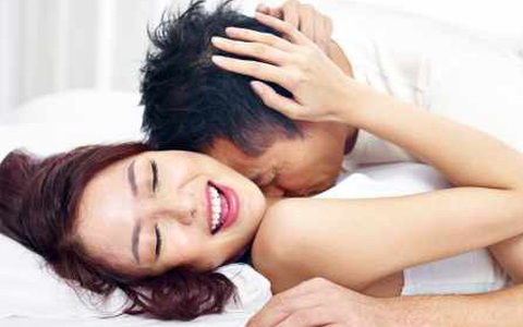 Đừng nói những câu "sạch sẽ thanh tao" đến phát chán trên giường, nếu biết dùng những âm thanh "gợi cảm" này đàn ông sẽ mê mẩn vì bạn