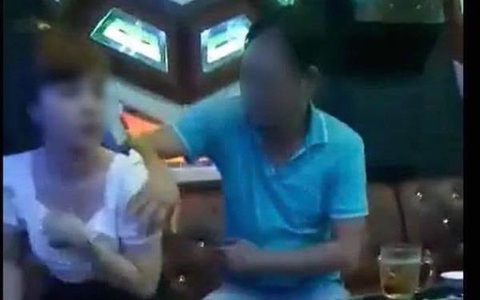 Yêu cầu phản hồi thông tin vụ Phó bí thư huyện ủy sờ ngực tiếp viên quán karaoke