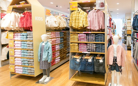 Đồ trẻ em ở UNIQLO đáng sắm nhất lúc này là áo khoác vì giá còn chưa đến 300k 