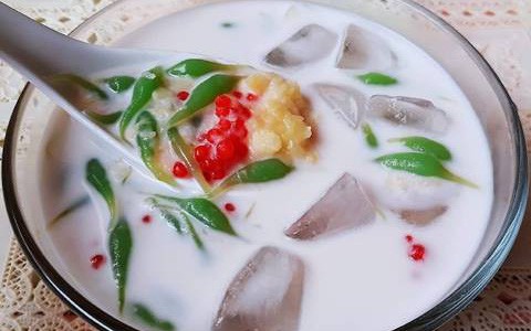 Nắng hanh hao nấu ngay món chè bánh lọt thanh mát ăn là chuẩn nhất!