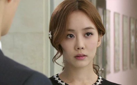Chồng tiếc tiền cho nhà ngoại nhưng mang cả triệu đồng đi lì xì các "em gái mưa", vợ tức quá tìm cách "dằn mặt"