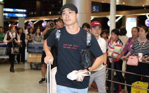 Phải thi đấu xa nhà, Công Phượng bất ngờ chia sẻ danh tính người khiến mình nhớ nhung nhiều nhất 