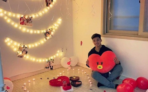Valentine của các cầu thủ Việt: Người hớn hở nghỉ dưỡng cùng bạn gái, người ngậm ngùi đón lễ một mình
