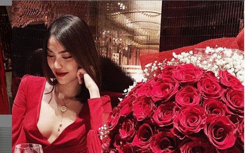 Lan Khuê khoe Valentine sang chảnh đầu tiên sau đám cưới nhưng netizen chỉ chú ý tới vòng 2 lùm lùm