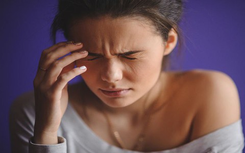 Sau khi khóc, hầu như ai cũng gặp tình trạng đau đầu: Đây chính là nguyên nhân và cách khắc phục