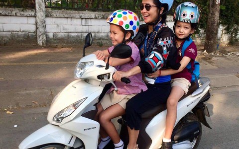 "Soi" nhất cử nhất động của sao Việt (21/2)