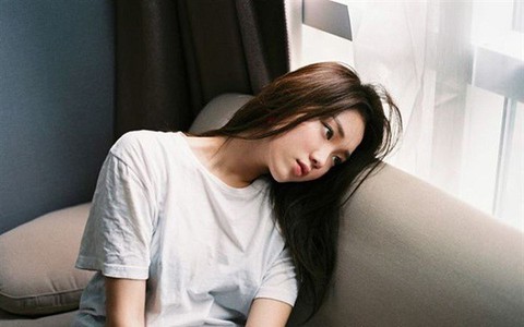 Ném thẳng ly nước vào người sếp, tôi tưởng chừng mất việc nhưng lại được cứu nguy nhờ một người không ngờ tới