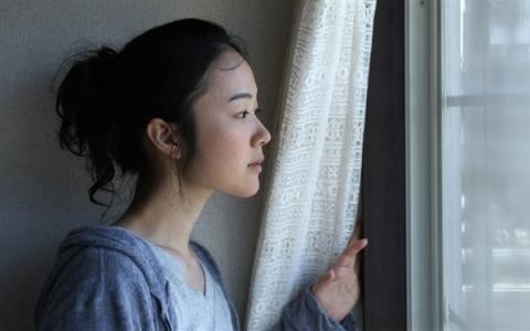 Không buông bỏ bạn trai ngày giông bão, nhưng cưới xong trời yên biển lặng nhận về vẫn chỉ một ông chồng ngoại tình thôi