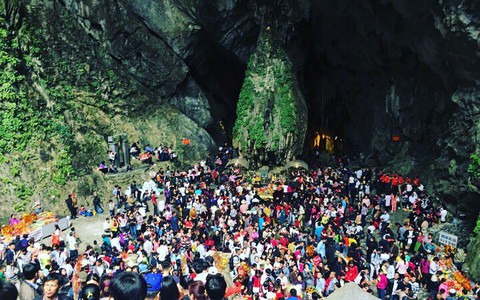 4 lễ hội đầu năm cứ khai hội là đông đến nghẹt thở của miền Bắc