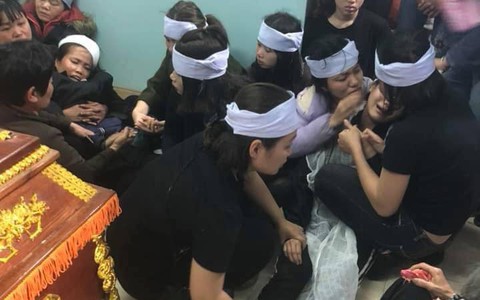 Hà Nội: Gia đình đau xót yêu cầu bệnh viện làm rõ cái chết của người thân sau khi đến khám