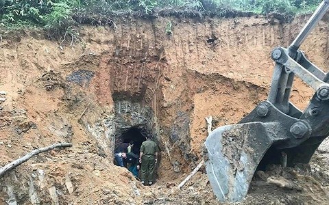 Nghệ An: Sập hầm khai thác thiếc, 2 vợ chồng và một người khác bị vùi lấp