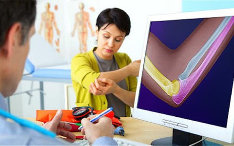 Người phụ nữ gãy 3 xương sườn sau trận ho, thủ phạm là đồ uống mà rất nhiều người thích