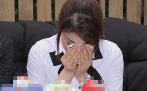 Bị dọa tạt axit sau chia tay, mỹ nhân "Bản lĩnh Kỷ Hiểu Lam" tiếp tục sợ hãi khi tình cũ trở thành tội phạm bị truy nã
