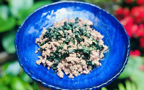 Mềm ngon thơm phức món bò bằm xào lá lốt
