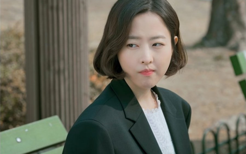 Park Bo Young gây choáng với ánh mắt sắc lạnh, tạo hình khác hẳn trước đây