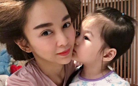 Đăng lời chúc sinh nhật dành cho một mẹ đơn thân, thanh niên bị chị em xúm vào chửi vì tội "tiên tri gở mồm"
