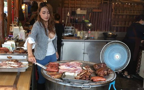 MXH sốt xình xịch với "nữ thần thịt nướng" mặt xinh, thân hình nóng bỏng