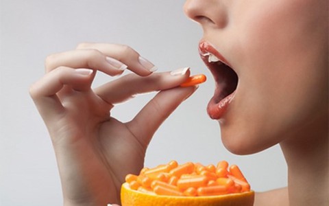 Đừng như cô gái này: Uống quá nhiều vitamin C để làm đẹp nhưng cuối cùng phải nhận cái kết đắng
