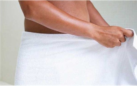 Cương cứng liên tục trong 2 ngày, người đàn ông quẫn trí “bị” cắt phăng "của quý"