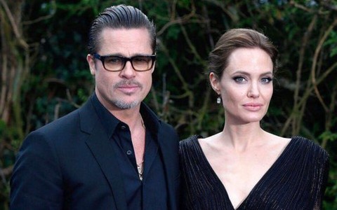 Angelina Jolie kéo dài quá trình ly hôn để mong được quay trở về bên Brad Pitt?