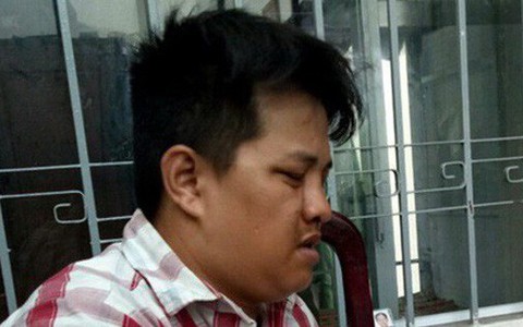Cho kẹo nữ sinh lớp 5, kéo vào nhà vệ sinh dâm ô