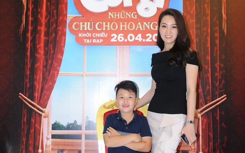 Con trai đã lớn phổng thế này mà MC Thụy Vân vẫn trẻ trung như thuở mới lấy chồng