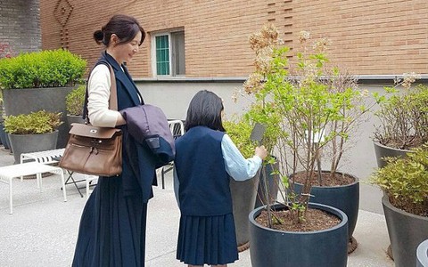 Con gái 8 tuổi của "nàng Dae Jang Geum" Lee Young Ae được nhận xét là tiểu mỹ nhân, tương lai xinh đẹp hơn mẹ