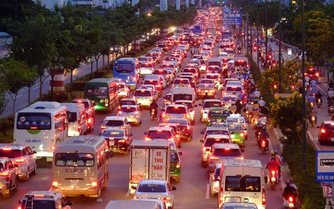 TP.HCM: Nghỉ lễ 30/4 - 1/5 tận 5 ngày, người dân ùn ùn về quê khiến các tuyến đường kẹt cứng không lối thoát