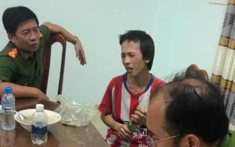 Phóng viên vô tình giáp mặt nghi phạm thảm án Bình Dương trong đêm trước giờ hắn bị bắt