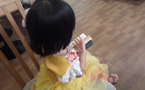 Kiến nghị khởi tố vụ bé gái 3 tuổi nghi bị ông già 70 tuổi xâm hại, tâm lý nạn nhân bị ảnh hưởng nặng nề
