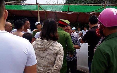 Chủ nhà bị nhóm 7 người đi ô tô đánh bất tỉnh, ném xuống ao vì không nhận tiền đi vệ sinh