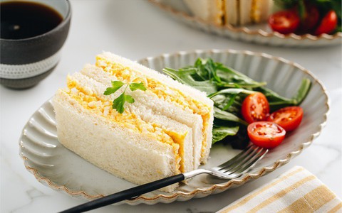 Cuối tuần làm sandwich trứng vừa ngon vừa đẹp mời cả nhà ăn sáng