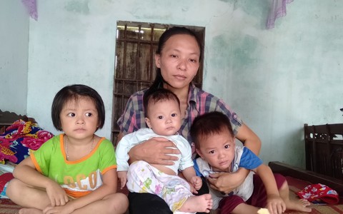 Chồng mất, góa phụ một nách 3 đứa con thơ bất lực cầu cứu cộng đồng giúp con trai bị hoại tử ruột chữa trị
