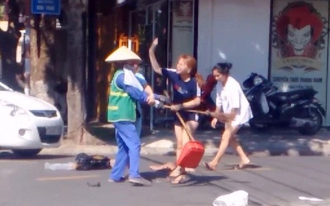 Vụ nữ chủ shop quần áo hành hung cô lao công: Nạn nhân không nhận tiền bồi thường