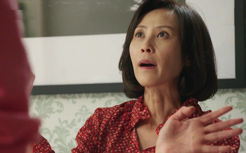 Mẹ chồng hở ra là dọa trả con dâu "về nơi sản xuất", ông thông gia biết được liền tuyên bố 1 câu khiến bà cứng họng