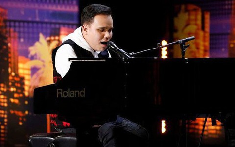 Mở màn America's Got Talent 2019, khán giả khóc hết nước mắt vì điều kỳ diệu từ chàng trai khiếm thị 