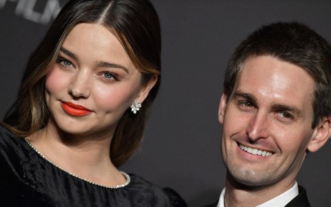 Miranda Kerr công khai nói xấu chồng tỷ phú sau 2 năm kết hôn, khen hết lời con trai đầu với chồng cũ 